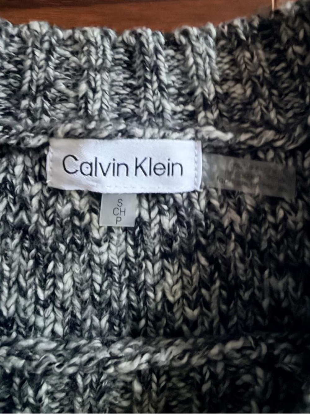 Calvin Klein Marled Gray Cable Crew Sweater - Picture 4 of 4